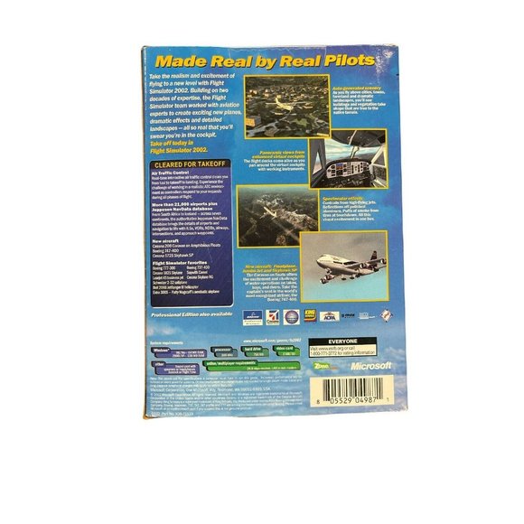 Microsoft Flight Simulator 2002 CDROM Aviation Airplane Pilot Simulation Retro - Picture 2 of 3